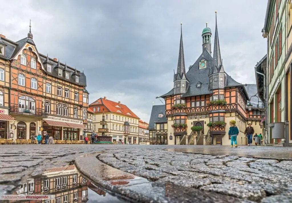 Marktplatz nach Regen