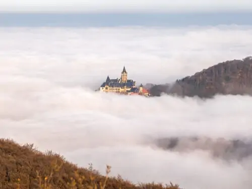 Schloß über den Wolken | 1