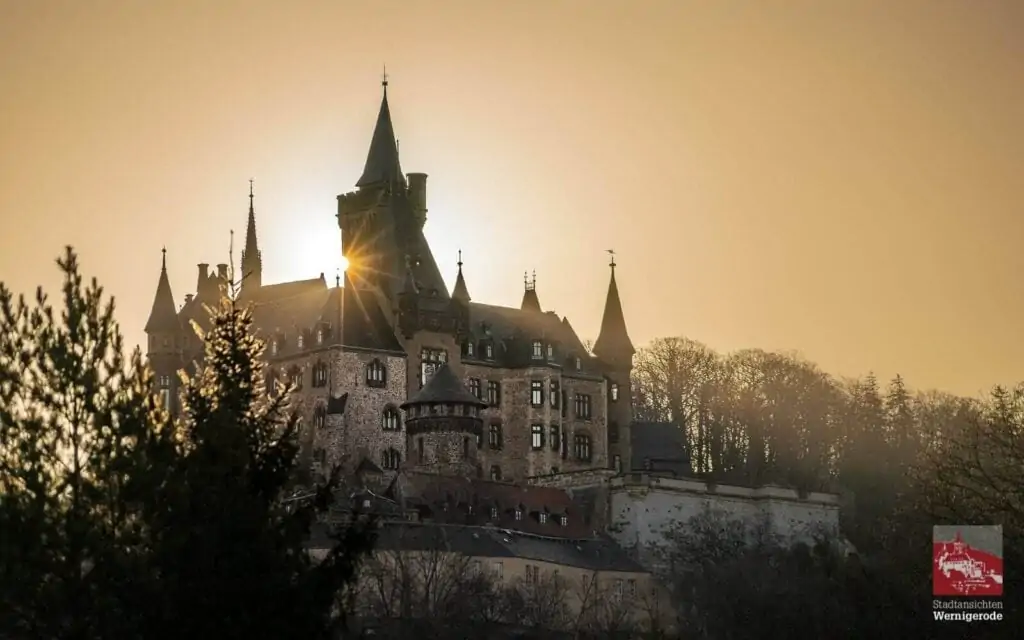 Schloss im Sonnenaufgang