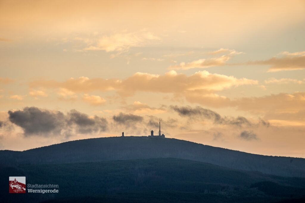 Brocken im Abendlicht – Harz Brocken im Abendlicht – Harz