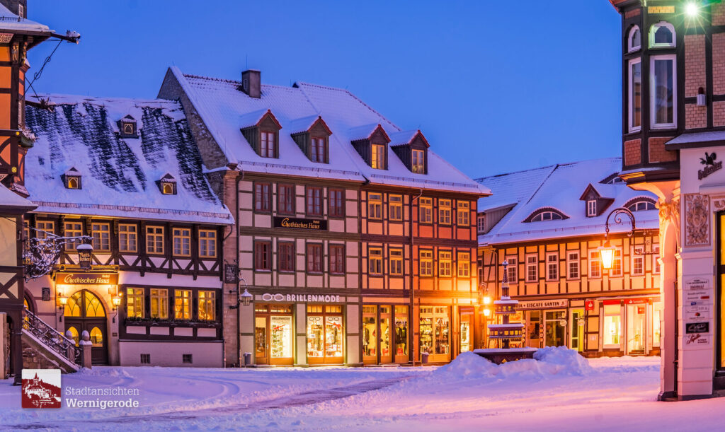 Fachwerk im Schnee am Abend – Wernigerode Fachwerk im Schnee am Abend – Wernigerode