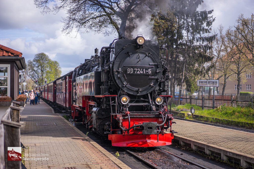 Dampflok am Bahnsteig – Wernigerode