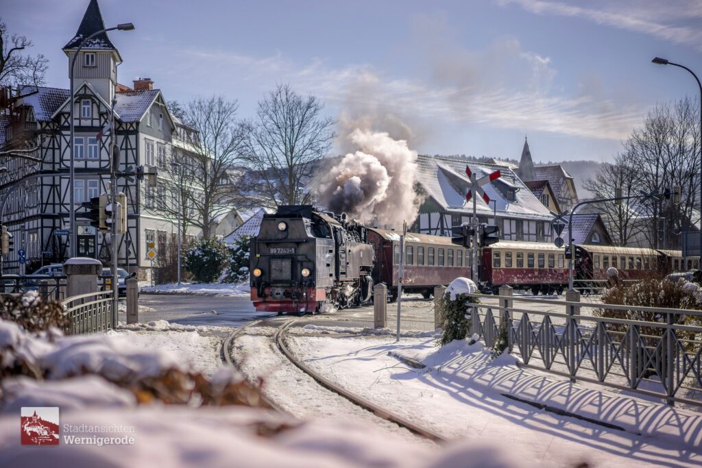 Dampfzug im Schnee – Wernigerode Dampfzug im Schnee – Wernigerode