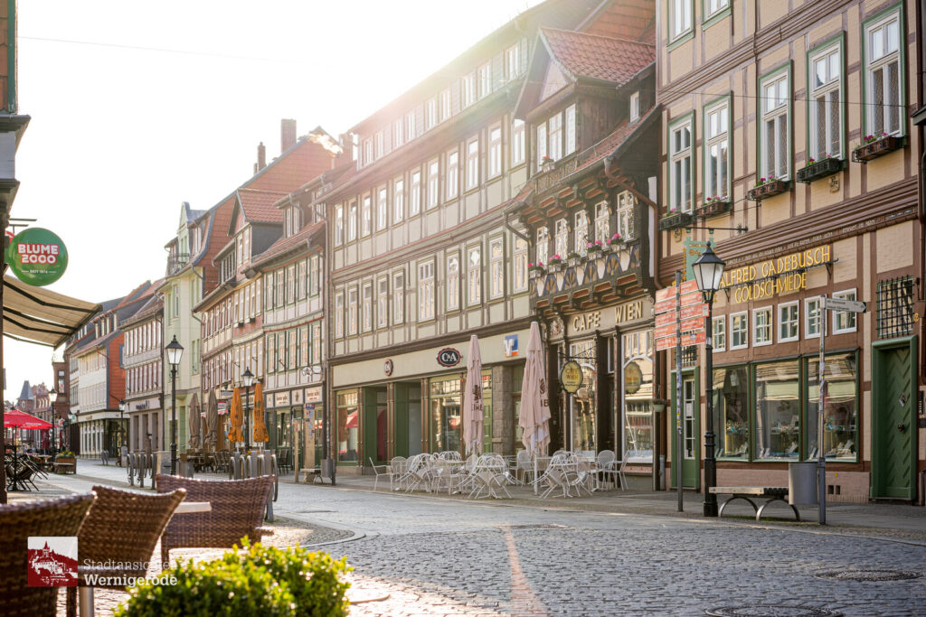 Fußgängerzone im Morgenlicht – Wernigerode Fußgängerzone im Morgenlicht – Wernigerode