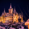 Schloss über verschneiten Dächern – Wernigerode Schloss über verschneiten Dächern – Wernigerode